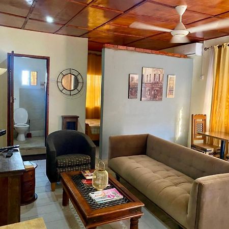 Yazmin Studio Residence Lamin Beretto Extérieur photo
